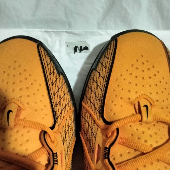 Athletic_Shoes